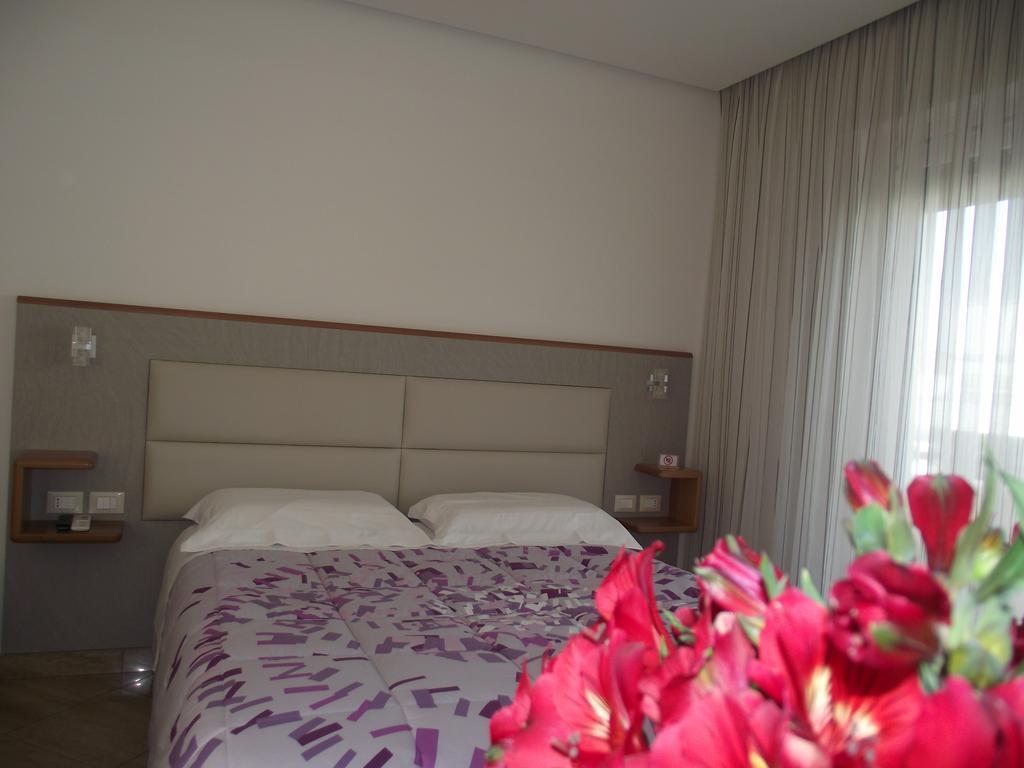 Il Girasole Hotel Terracina Ngoại thất bức ảnh